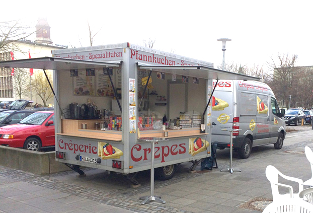 Cr�perie-Trailer und Cr�pes-Foodtruck